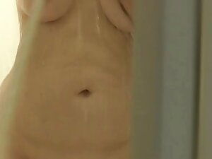 Une fille de 18 ans  ...