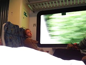 Poupée Barbie entre  ...